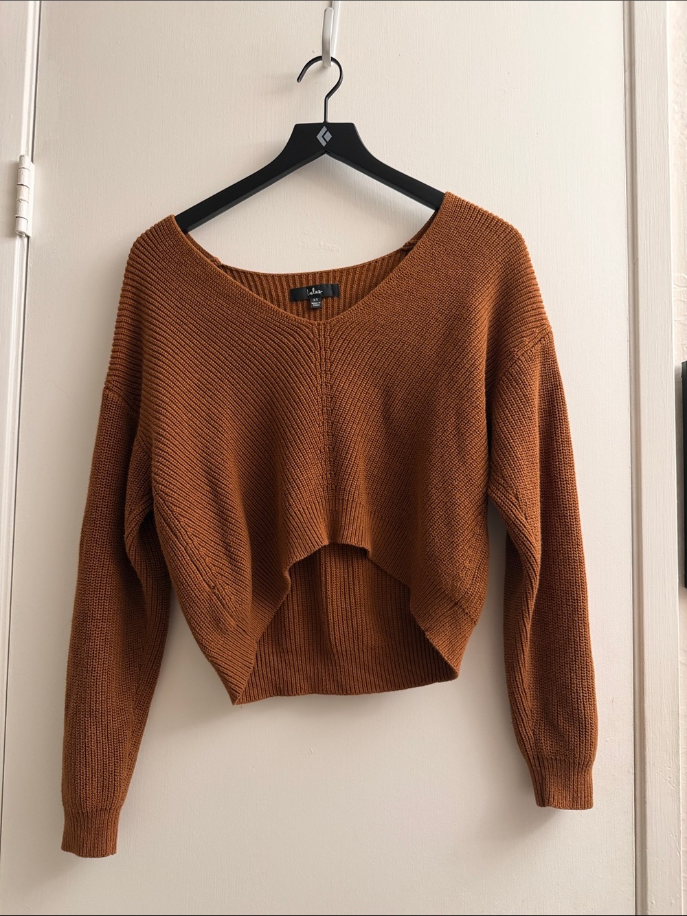 Lulu's Cropped V-Neck Sweater in Rust